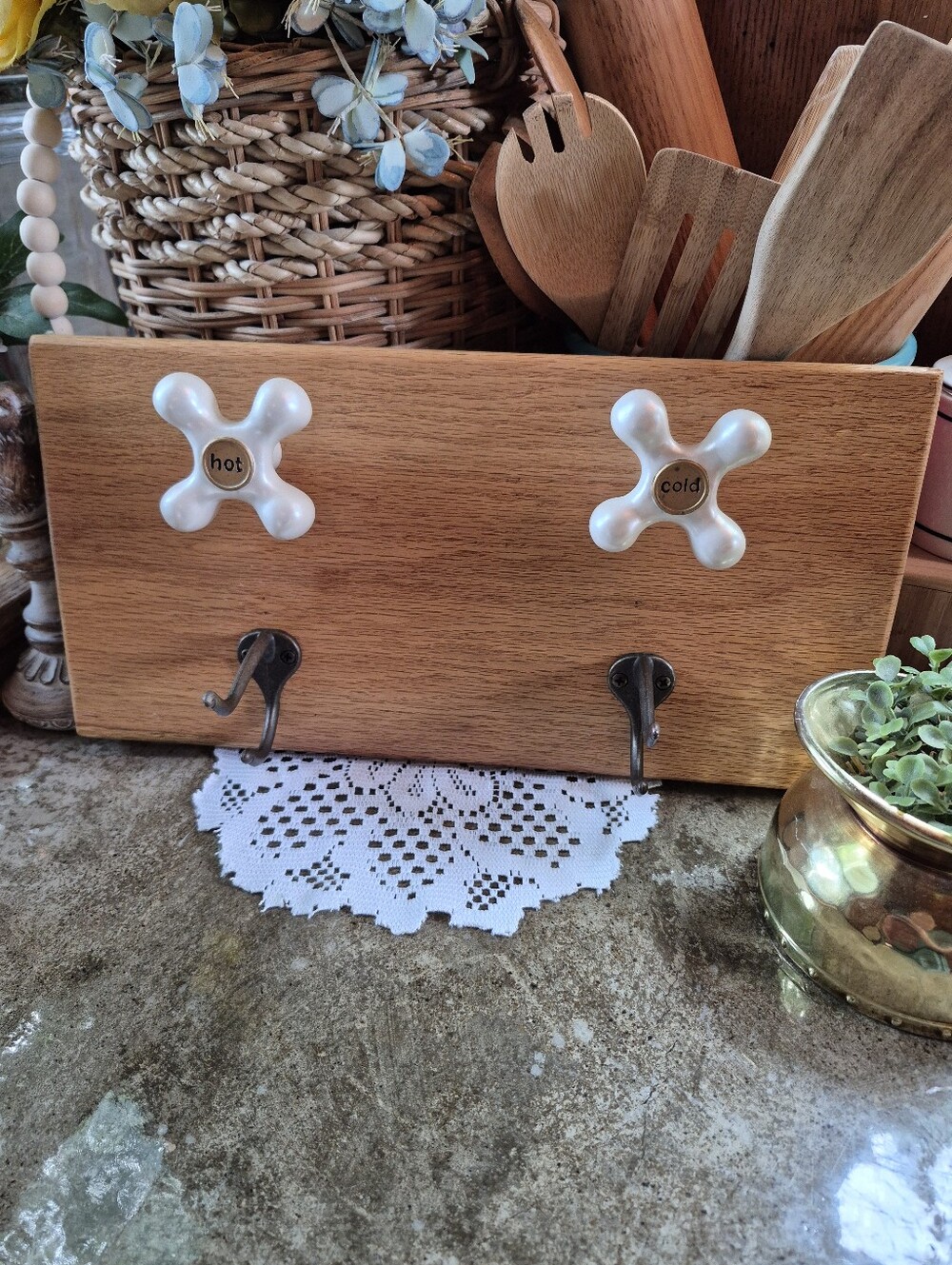Handcrafted Oak Solid Wood Metal Hook Hot/Cold Knob Wall Hanging